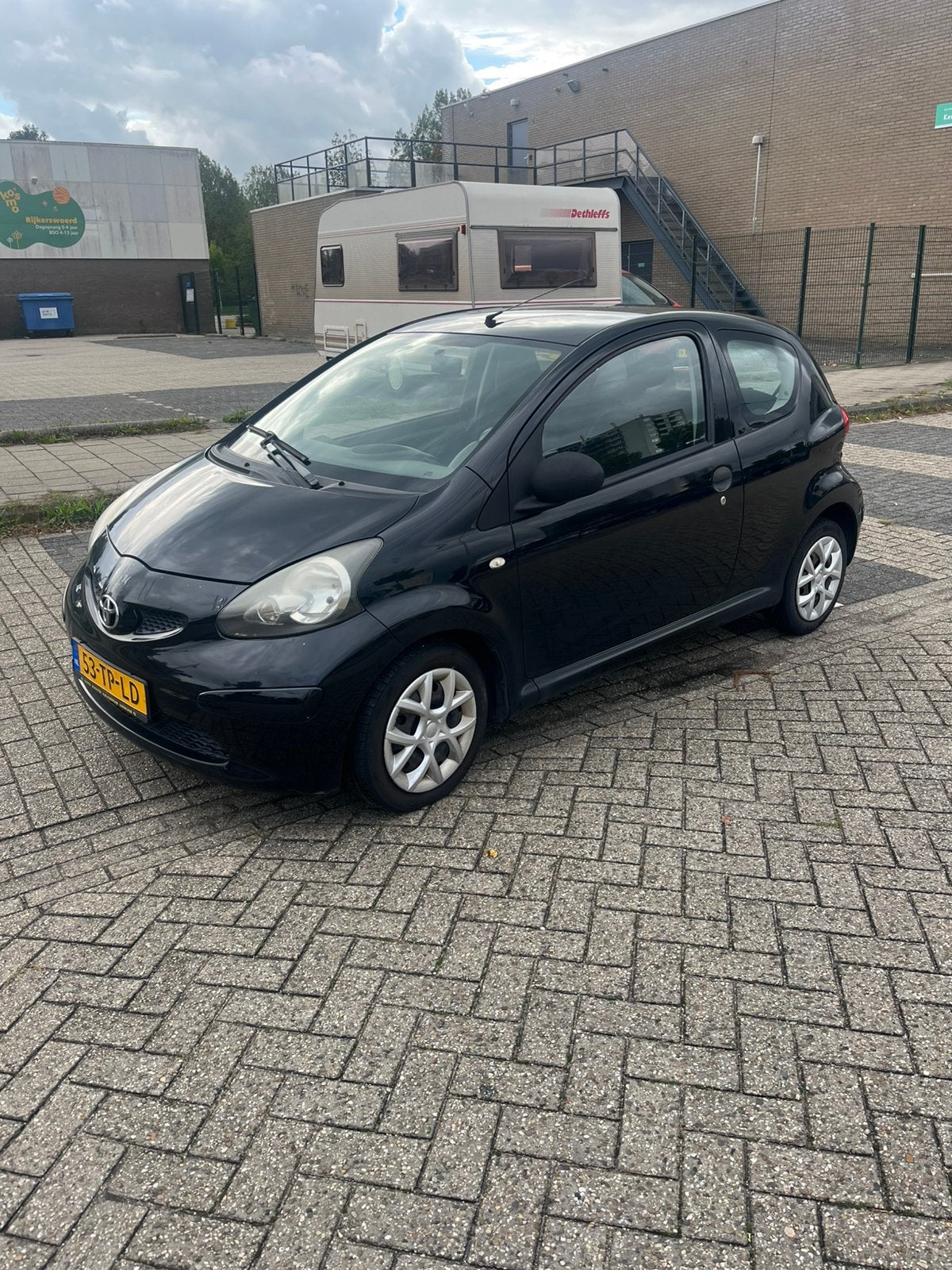Toyota Aygo 1.0 3DRS 2007 Zwart Nieuwe APK September 2027, Auto's, Voorwielaandrijving, 4 stoelen, Origineel Nederlands, Handgeschakeld