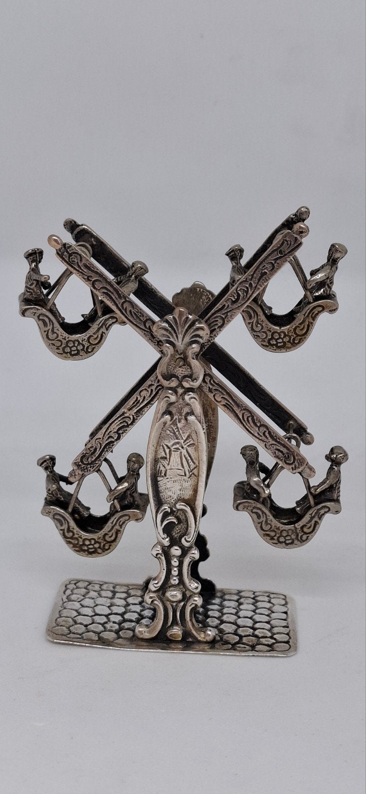 Groot miniatuur zweefmolen, Verzenden, Zilver