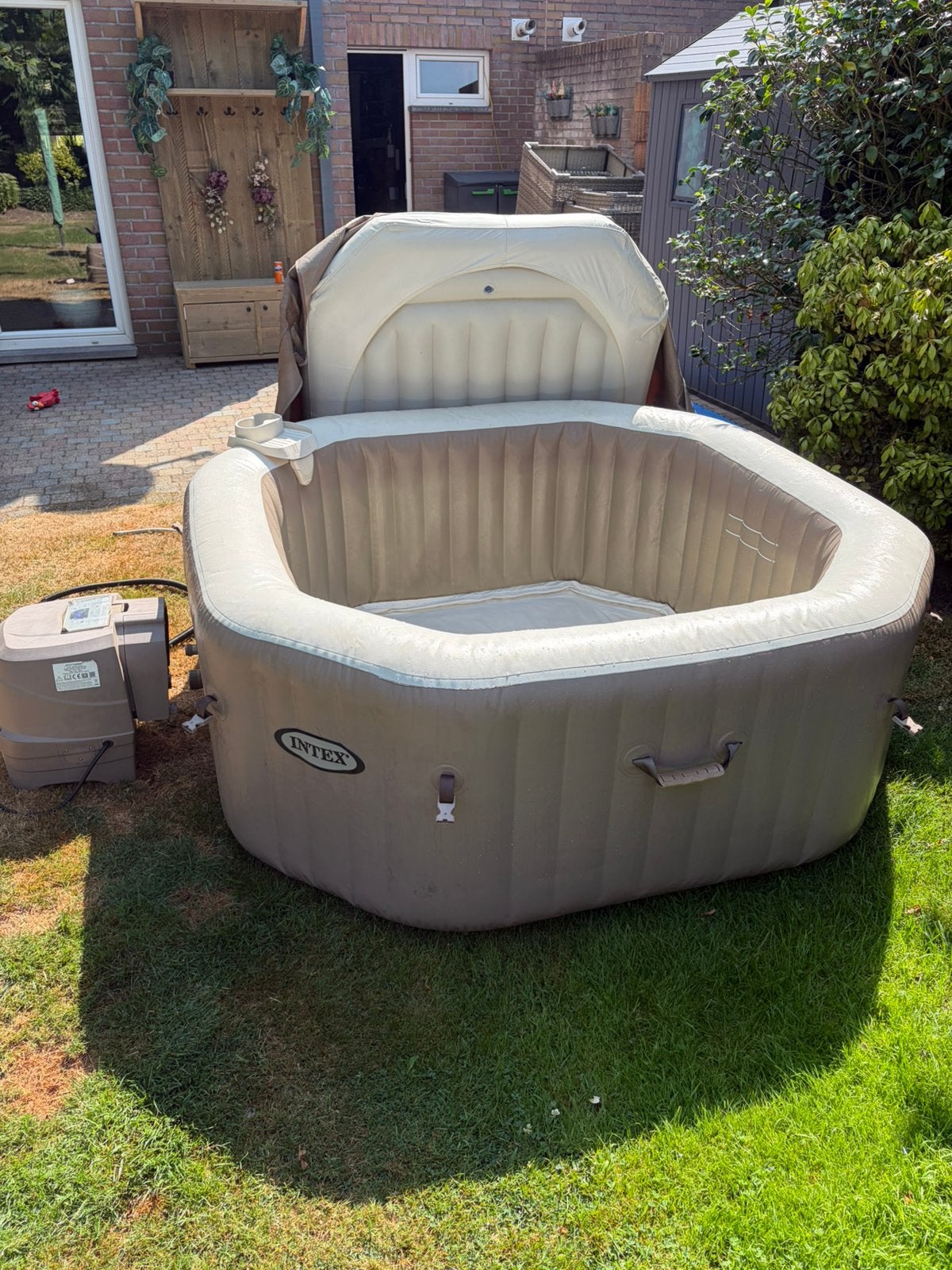 Intex PureSpa opblaasbare jacuzzi – met pomp & afdekking, Ophalen, Zo goed als nieuw, Pomp