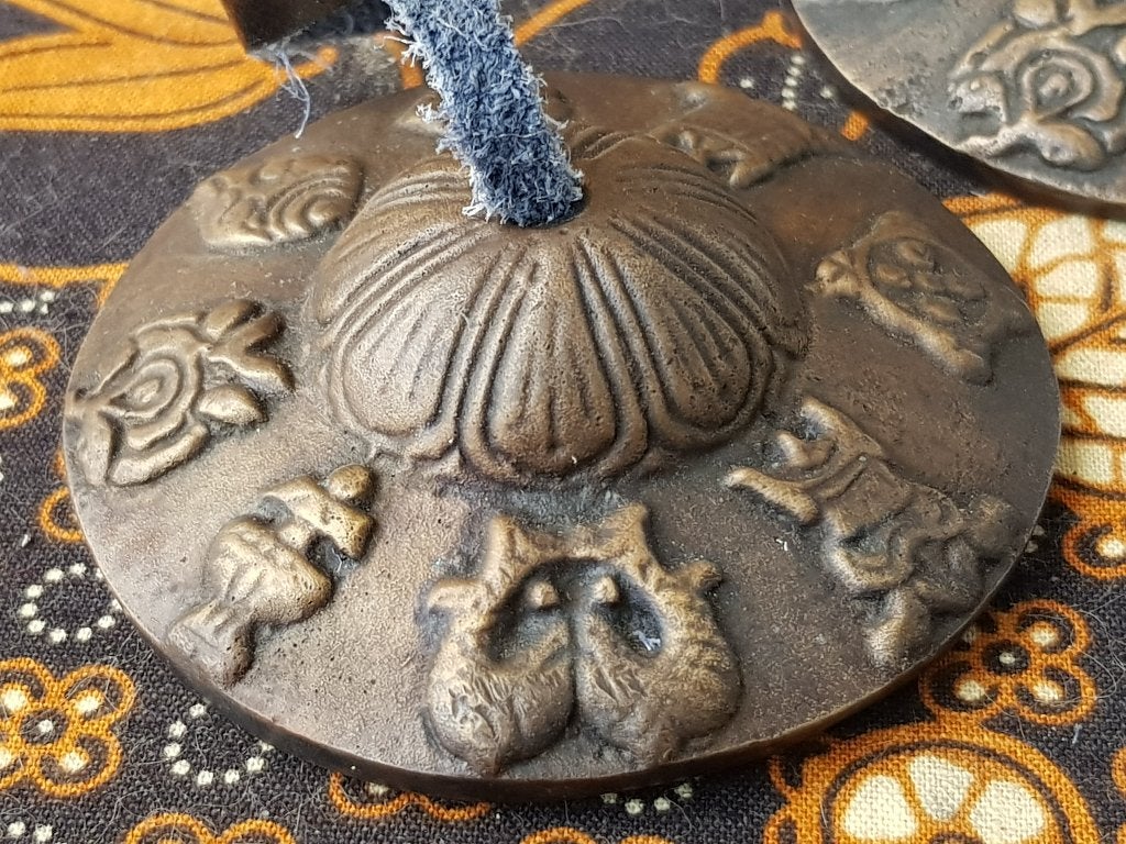 Mooi stel oude Oosterse bellen of Tingsha's van brons 7 cm., Ophalen of Verzenden