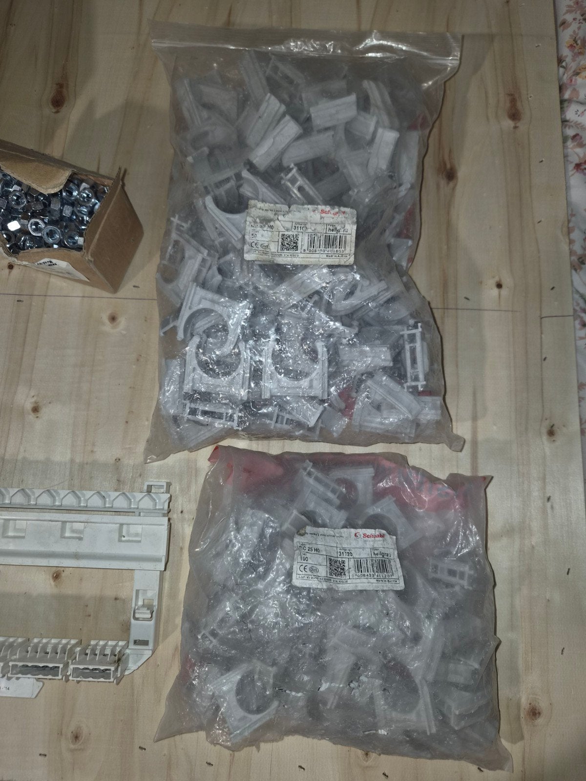 Diverse elektrische installatiematerialen en bevestigingen, Ophalen, Nieuw, Overige typen