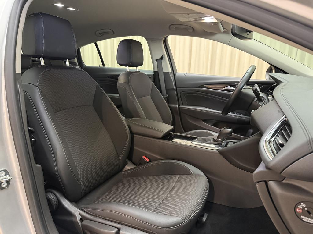 Opel Insignia Grand Sport 1.5 Turbo OrgNL! / Carplay / 1/2 L, Gebruikt, 4 cilinders, Leder en Stof, 1405 kg