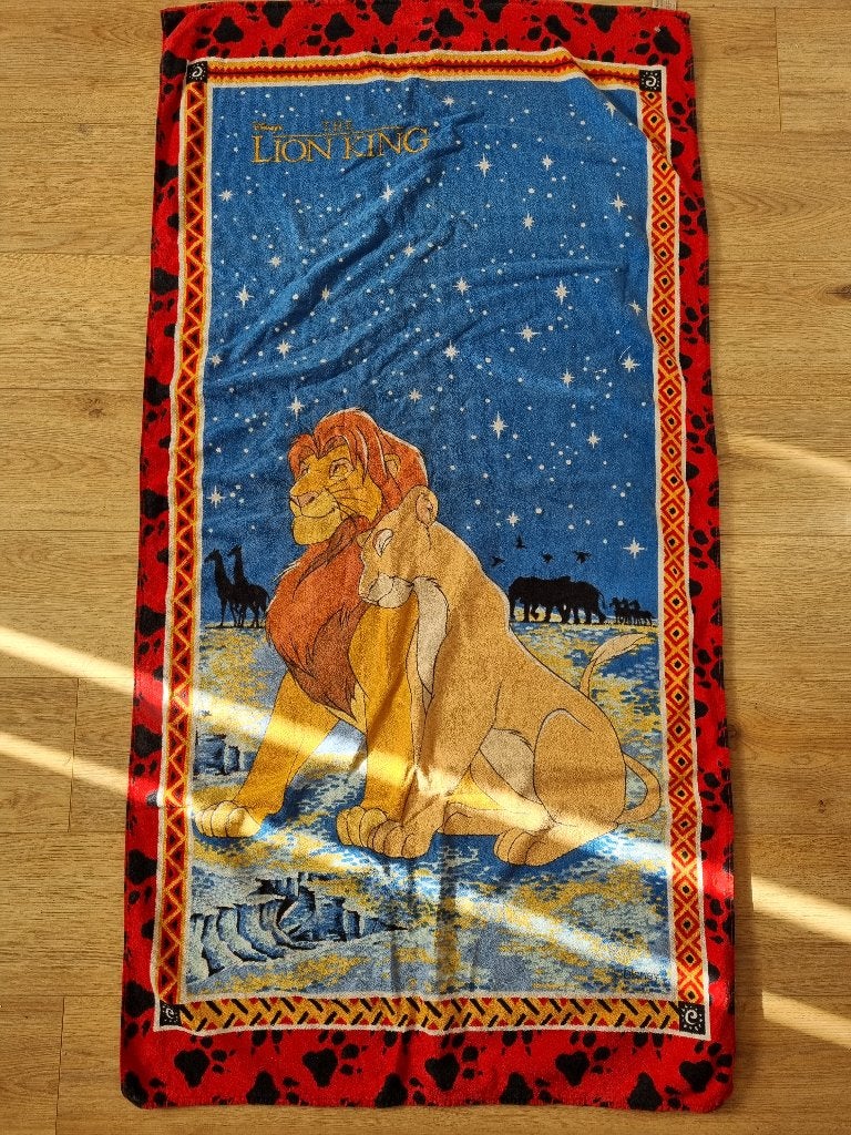 Lion king badlaken, Verzamelen, Ophalen of Verzenden, Leeuwenkoning of Jungle Boek, Zo goed als nieuw, Kleding of Textiel
