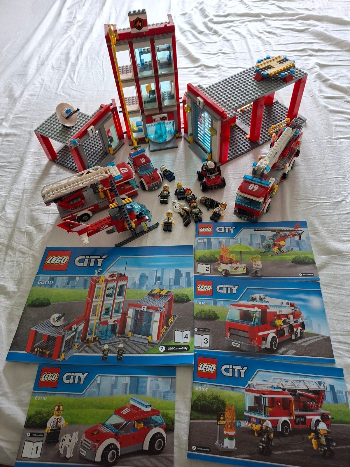 LEGO City Brandweerkazerne 60110 met voertuigen en figuren, Kinderen en Baby's, Speelgoed | Duplo en Lego, Compleet, Lego, Ophalen of Verzenden