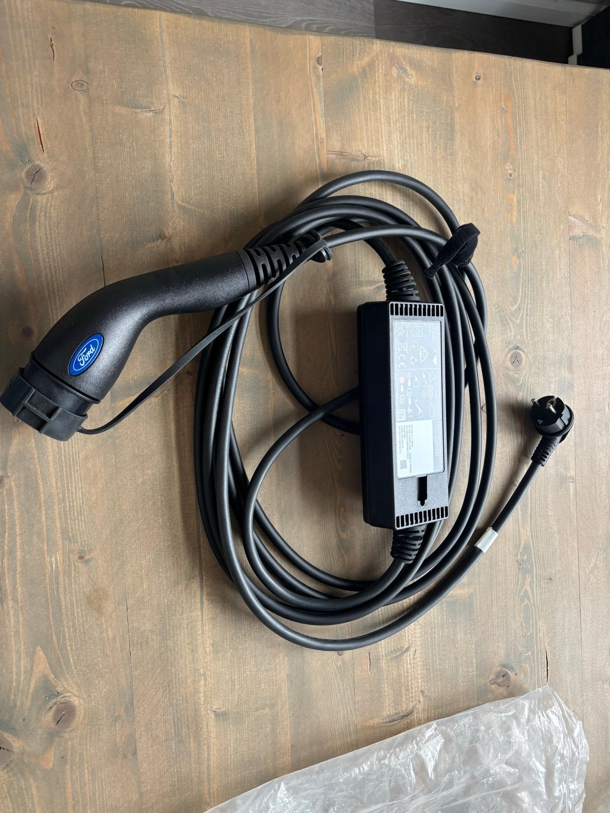 Originele Ford Kuga Laadkabel - Zo goed als nieuw, Ophalen of Verzenden, Zo goed als nieuw, Laadkabel
