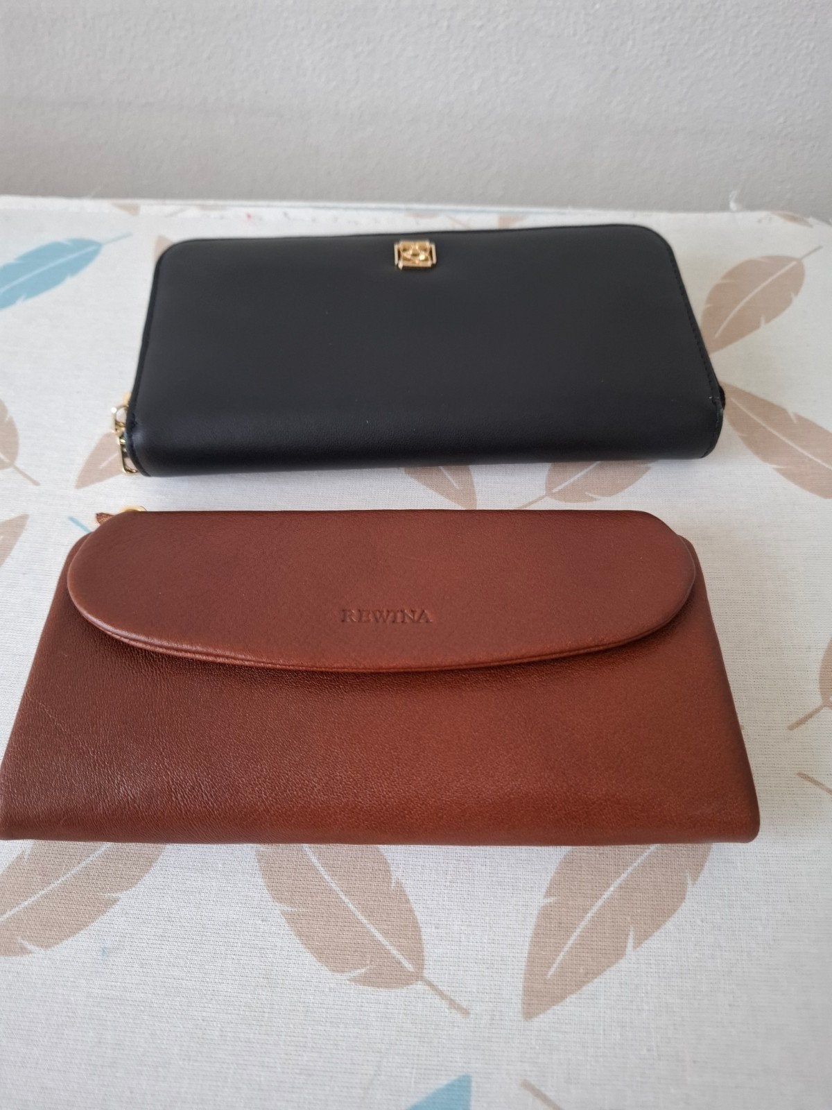 Set van 2 portemonnees: Zwart met rits en Bruin met flap, Ophalen, Nieuw, Zwart, Overige merken