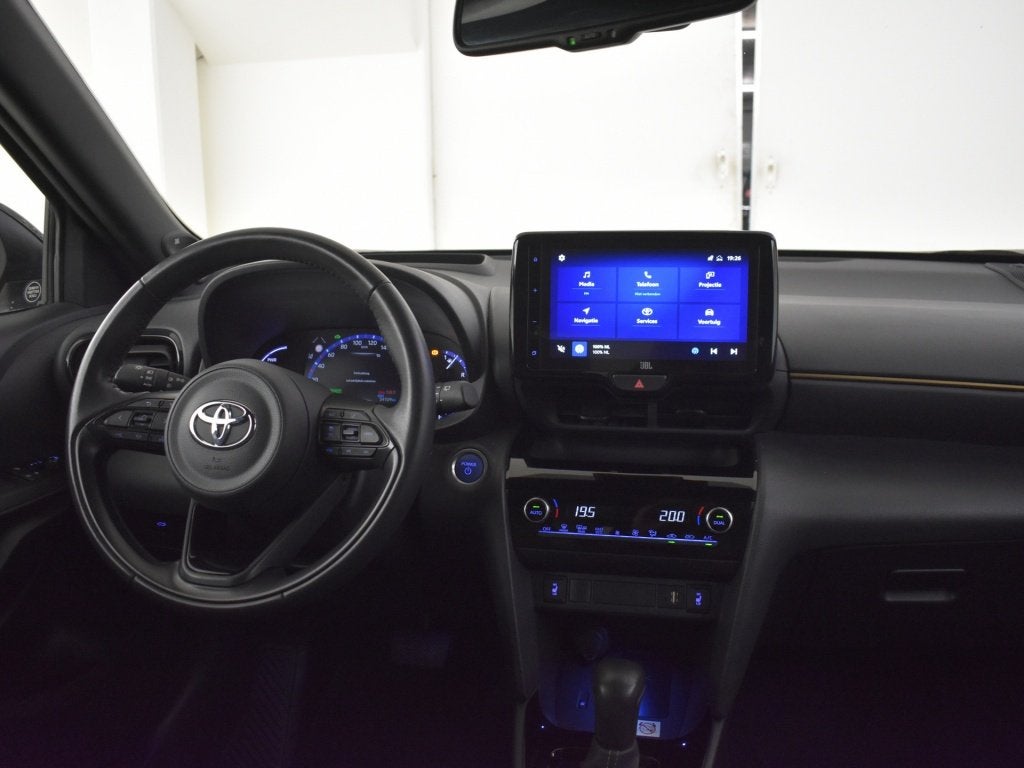 Toyota Yaris Cross 1.5 Hybrid Première Edition | JBL | Blin, Auto's, Gebruikt, Overige kleuren, 116 pk, Automatische klimaatregeling