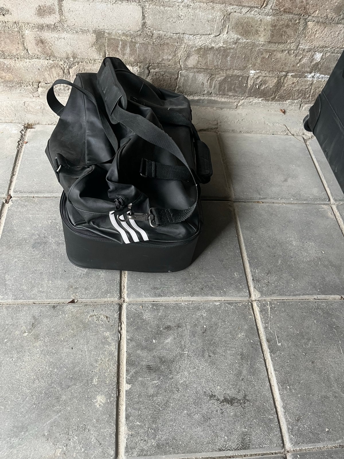 Zwarte Adidas sporttas met apart schoenenvak, Ophalen, Gebruikt, Unisex volwassen