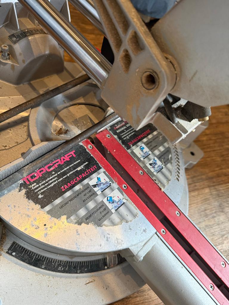 Topcraft Afkortzaag - Gebruikt maar functioneel, Doe-het-zelf en Verbouw, Gereedschap | Zaagmachines, Ophalen, Gebruikt, 600 tot 1200 watt