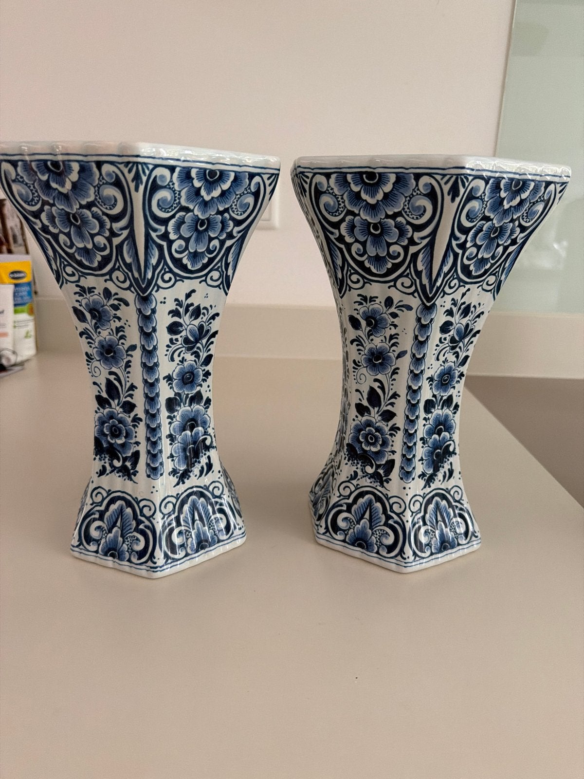 Prachtig Delfts Blauw Vazenpaar - Handgeschilderd, Antiek en Kunst, Ophalen