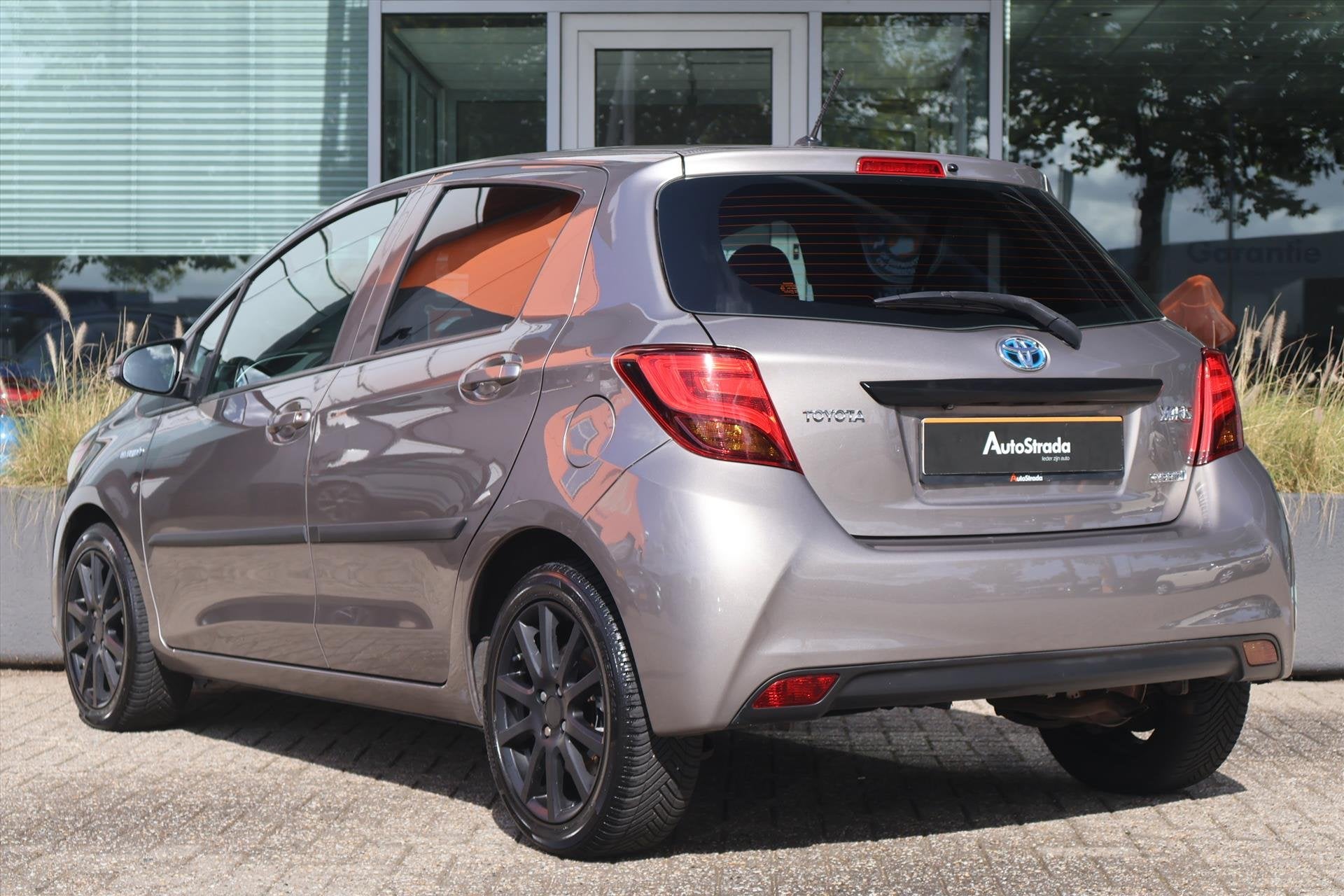 Toyota Yaris 1.5 Hybrid 5DRS 75pk | Camera | Navi | Cruise |, Auto's, Dealer onderhouden, Gebruikt, 4 cilinders, Met garantie (alle)