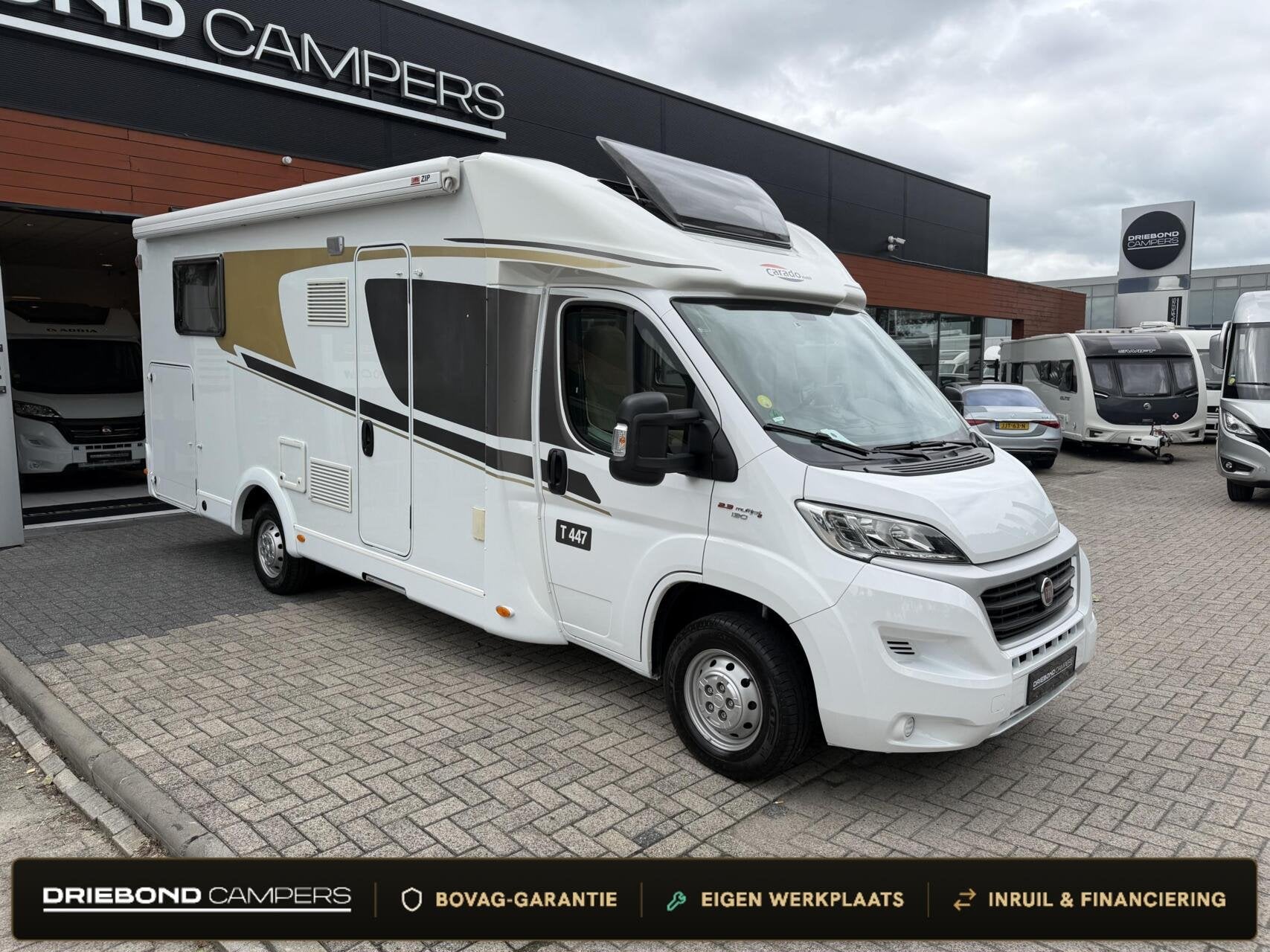 Carado T447 Euro6 Enkele Bedden Luifel Zonnepaneel Bearlock, Caravans en Kamperen, Airbags, 7 tot 8 meter, Bedrijf, Elektrische ramen