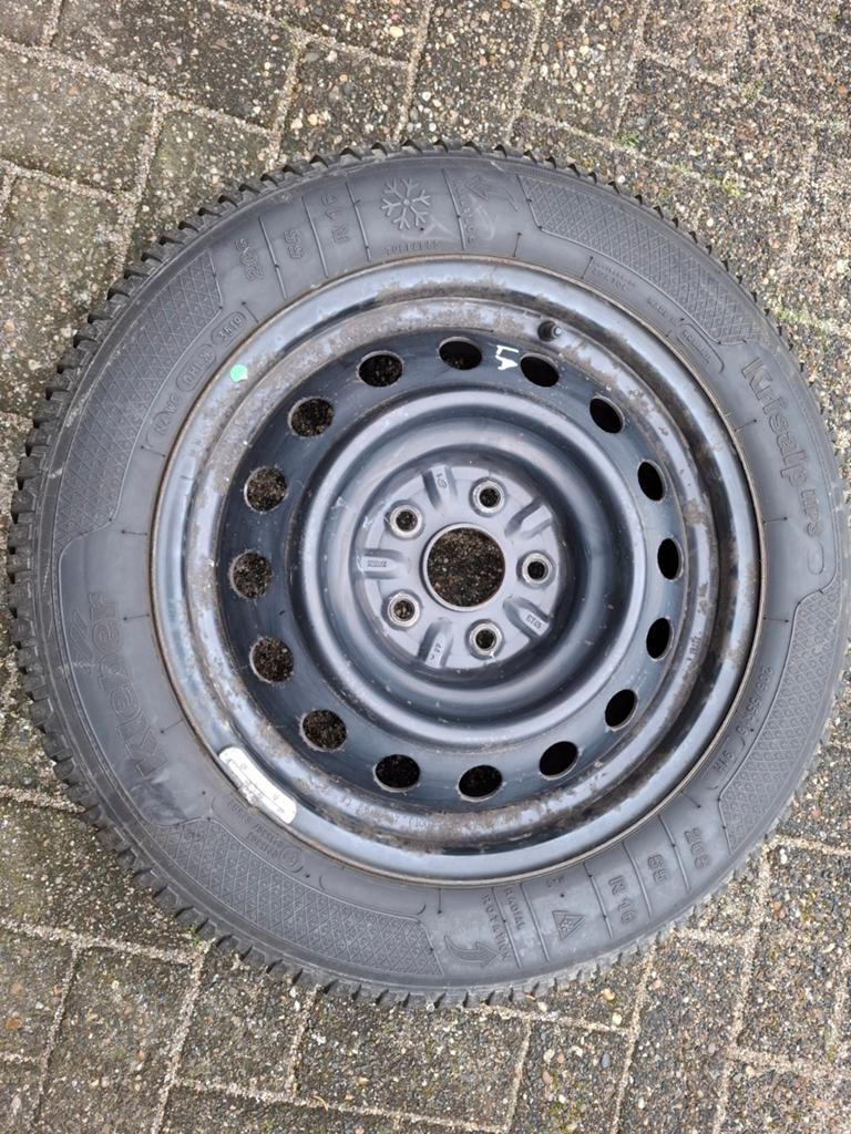 Toyota velgen met winterbanden, Auto-onderdelen, Banden en Velgen, Ophalen, 16 inch, 205 mm, Winterbanden