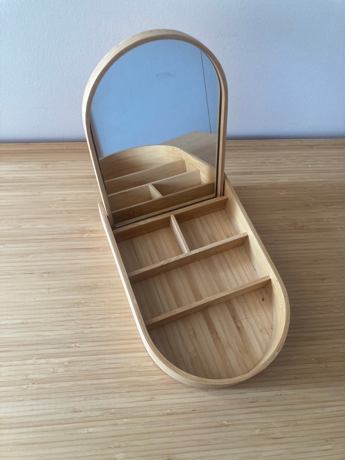 Houten sieradendoos met spiegel - Bamboe, Sieraden, Tassen en Uiterlijk, Beautycases, Beige, Ophalen of Verzenden, Hardcase, Zo goed als nieuw