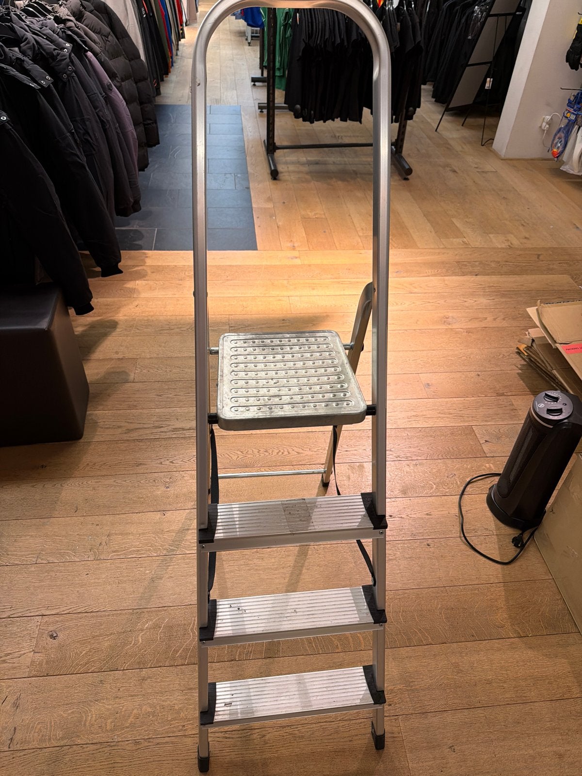 Stevige trap met 4 treden en platform, Doe-het-zelf en Verbouw, Ophalen of Verzenden, Gebruikt