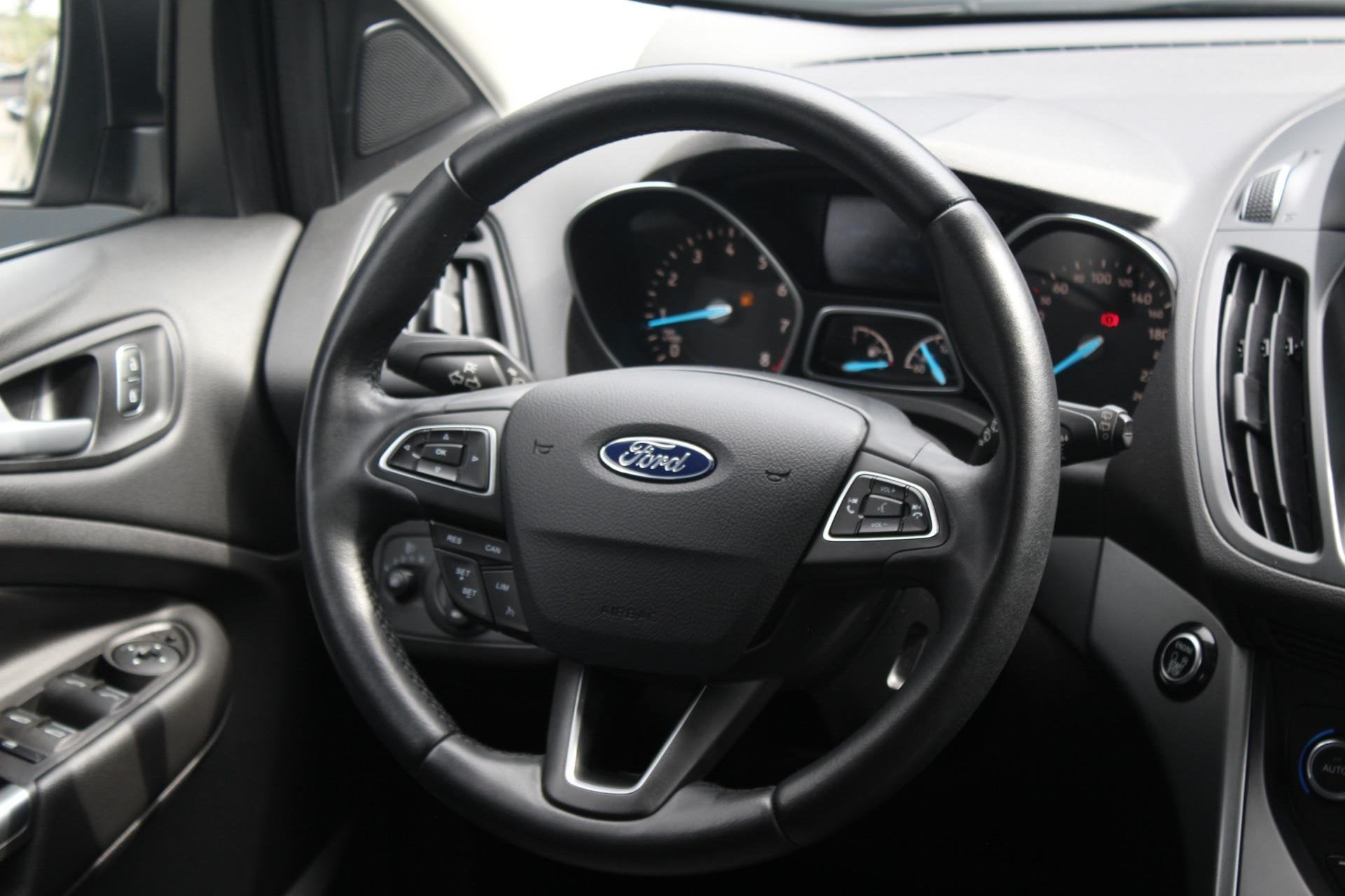 Ford Kuga 1.5 Titanium | Incl. 12 maanden garantie | Voorsto, Stof, Euro 6, 4 cilinders, Bedrijf