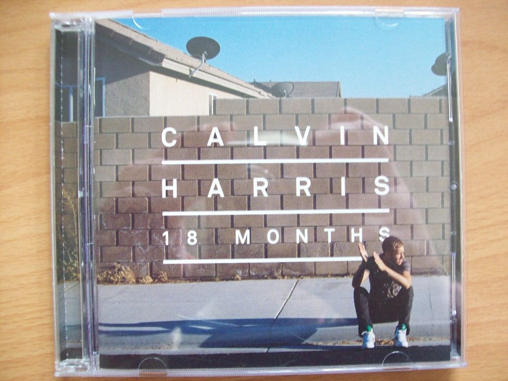 Calvin Harris - 18 Months (2-CD) Continuous Mix (2012) 1309, Cd's en Dvd's, Ophalen of Verzenden, Zo goed als nieuw, Dance Populair
