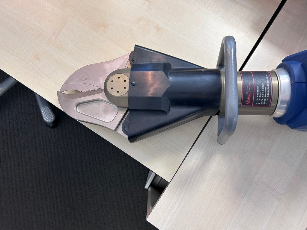 Elektrische hydraulische knipschaar 28V, Ophalen, Nieuw
