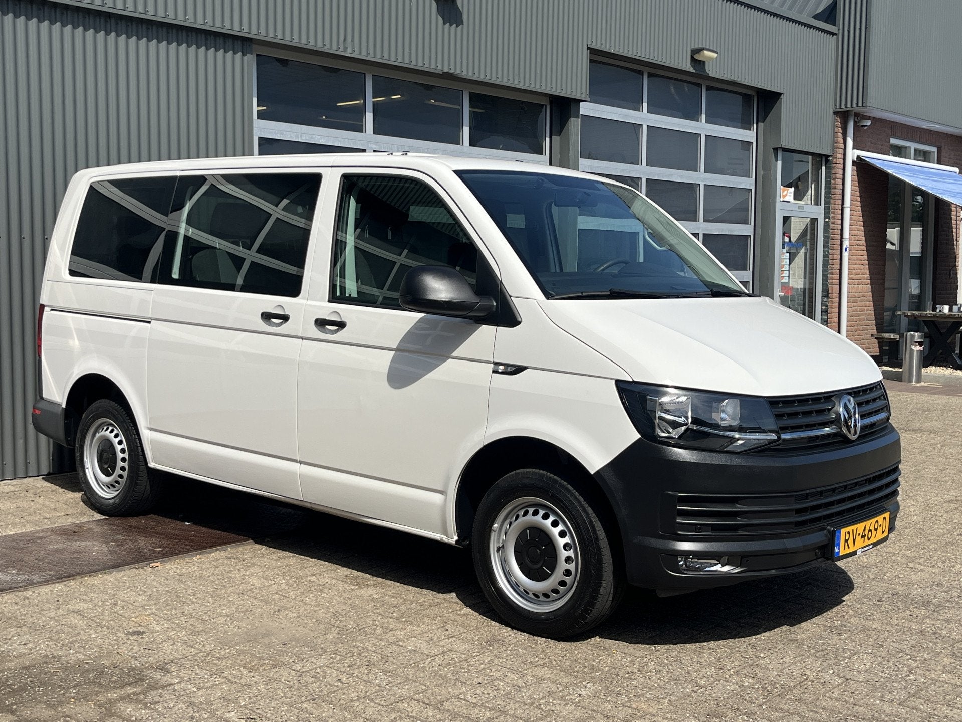 Volkswagen Transporter Kombi 2.0 TDI L1H1 BTW EN BPM VRIJ! E, Stof, Gebruikt, 2500 kg, Wit