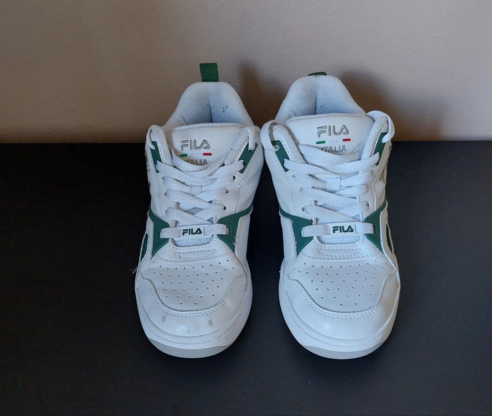 Fila Sneakers, Maat 37 - Wit met Groene Details, Ophalen, Fila, Sportschoenen, Zo goed als nieuw