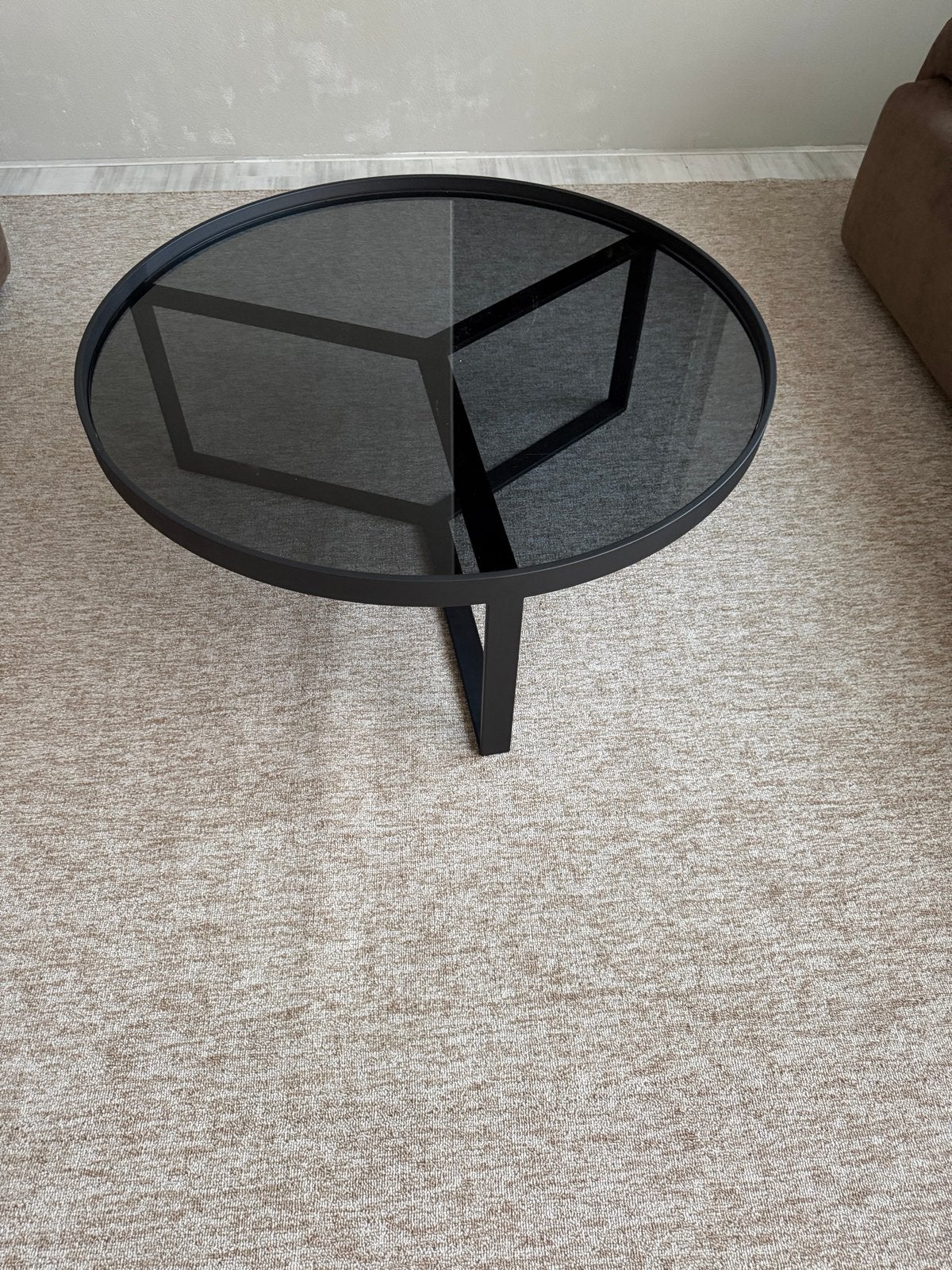 Stijlvolle ronde salontafel Made - zwart glas en metaal, Huis en Inrichting, Ophalen, Rond, 50 tot 100 cm, 5 – 50