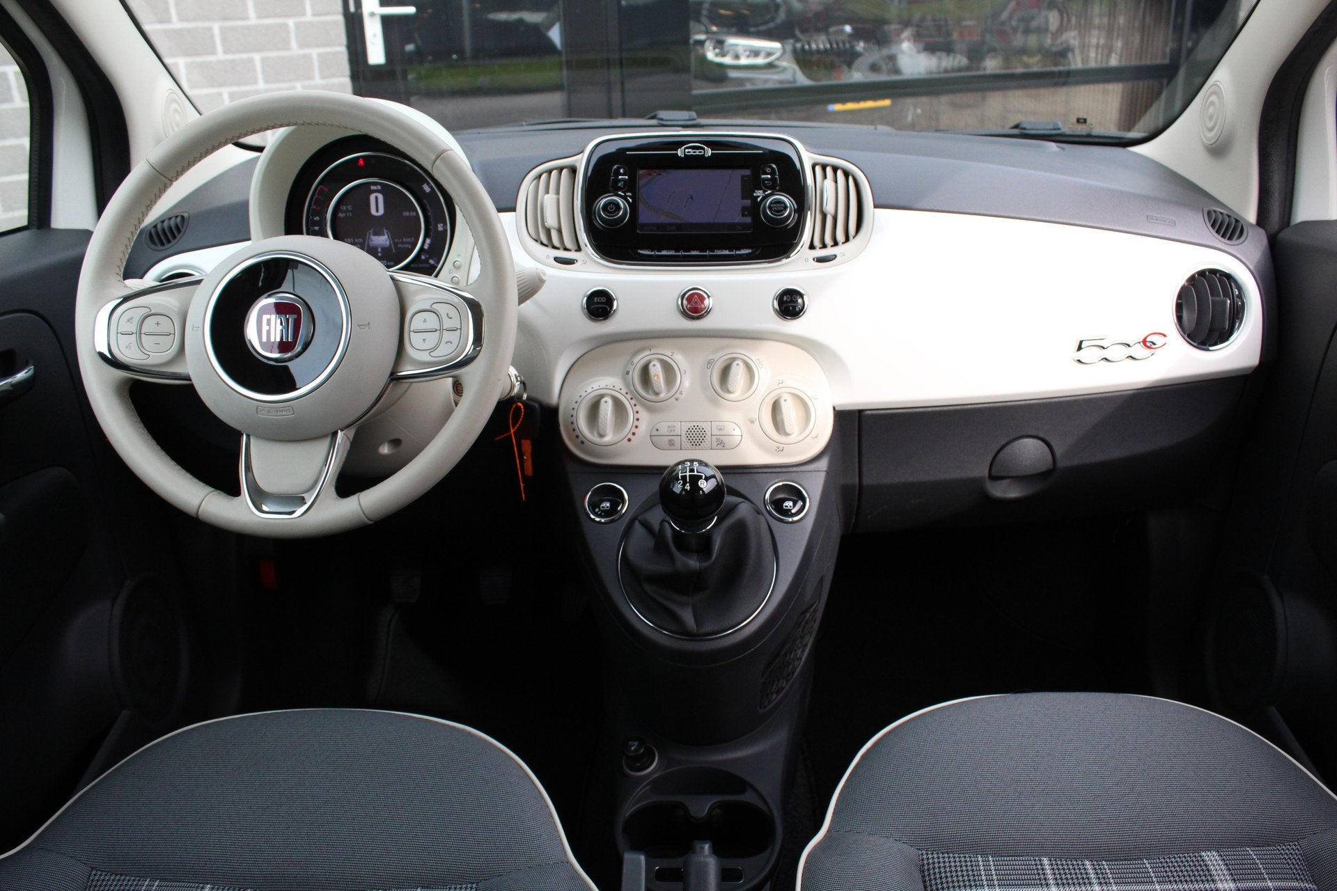 Fiat 500C 0.9 TwinAir Lounge / Navigatie / PDC / 15" LMV, Auto's, Gebruikt, Wit, Bedrijf, Handgeschakeld