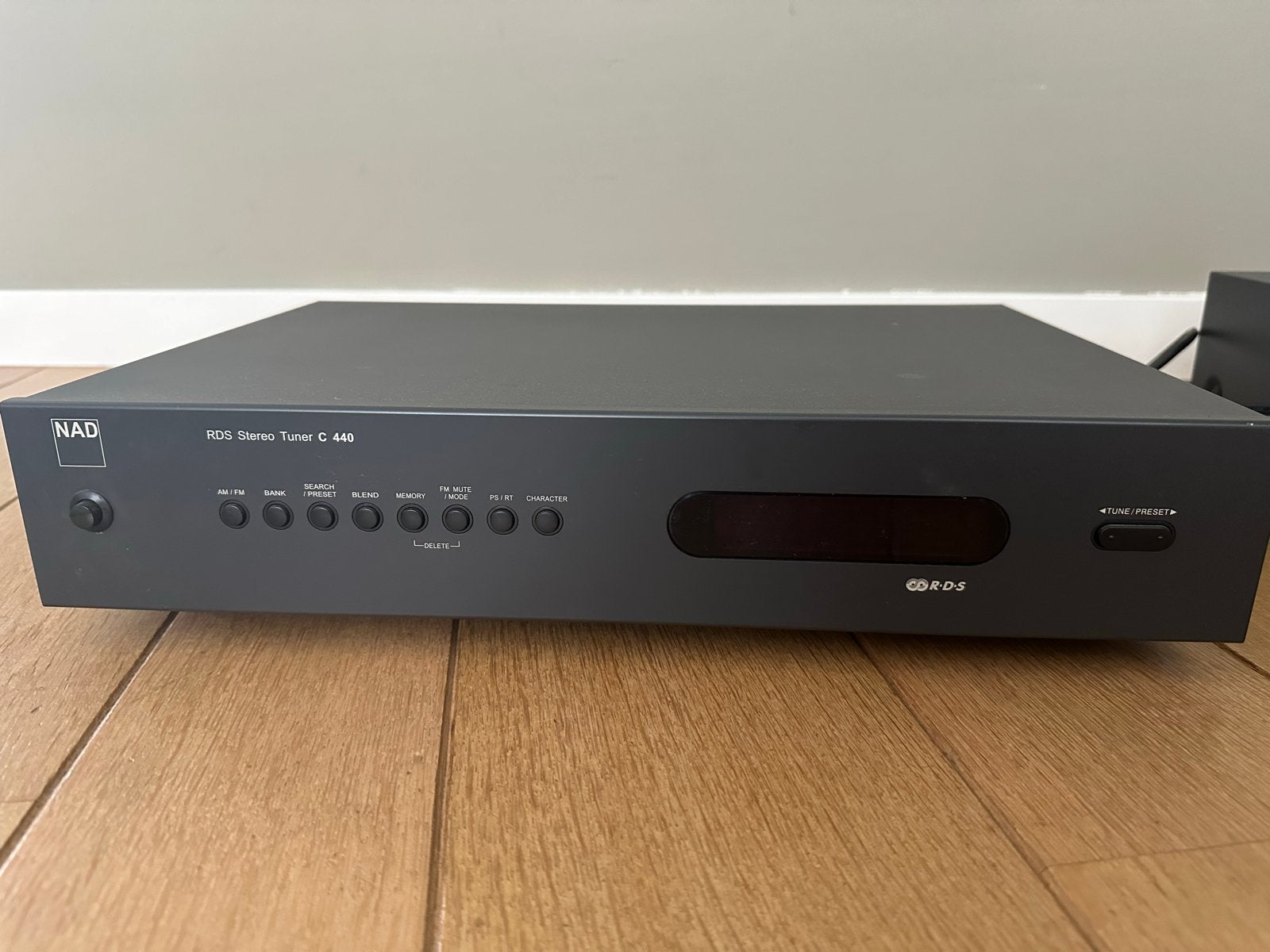 NAD C440 RDS Stereo Tuner - Hoogwaardige Radio Ontvanger, Ophalen of Verzenden, Zo goed als nieuw