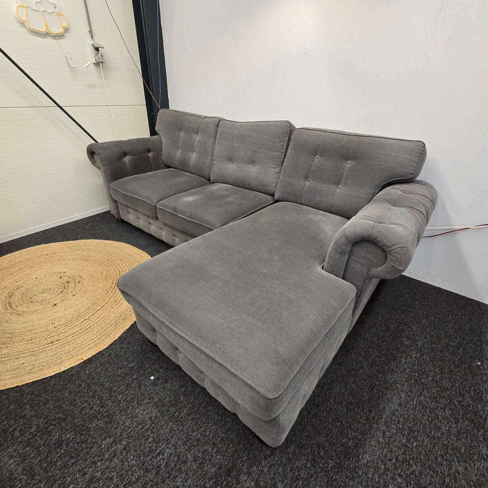Grijze hoekbank 250x150cm - Comfortabel en stijlvol, Ophalen, 250 tot 300 cm, Gebruikt, Klassiek, Comfortabel