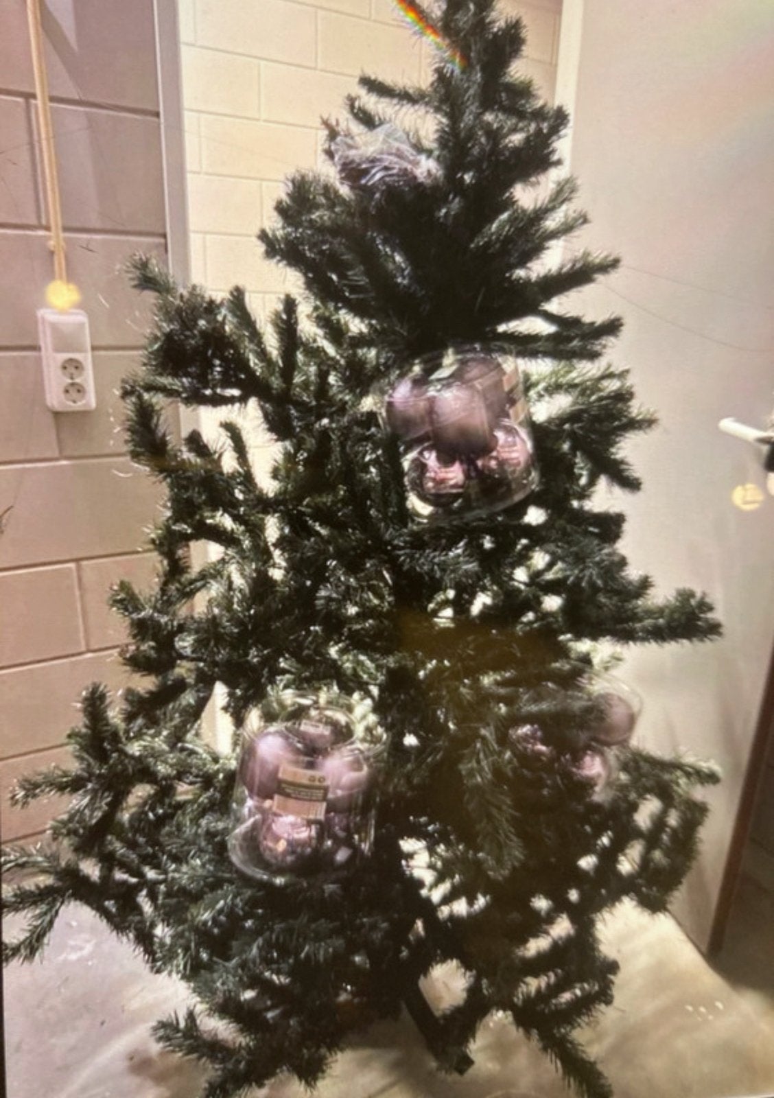 Nieuwe luxe intratuin kerstboom 185 cm hoog met ballen etc, Diversen, Ophalen, Nieuw
