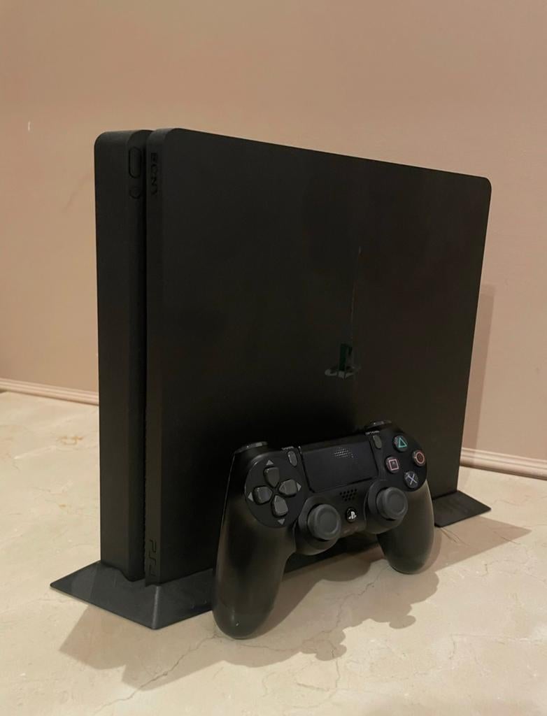 Sony PlayStation 4 Slim met 1 controller, Ophalen of Verzenden, Zo goed als nieuw, Met 1 controller, Slim