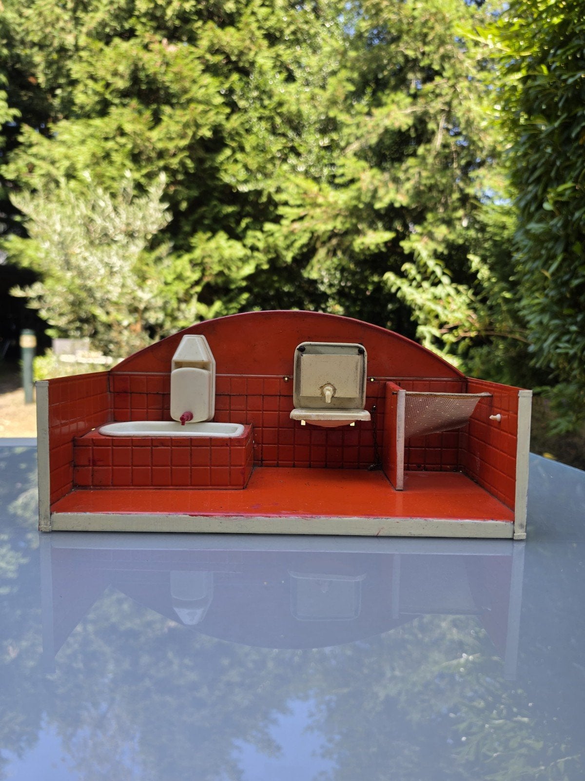 Oud blikken speelgoed poppenhuis badkamer bad, Ophalen of Verzenden