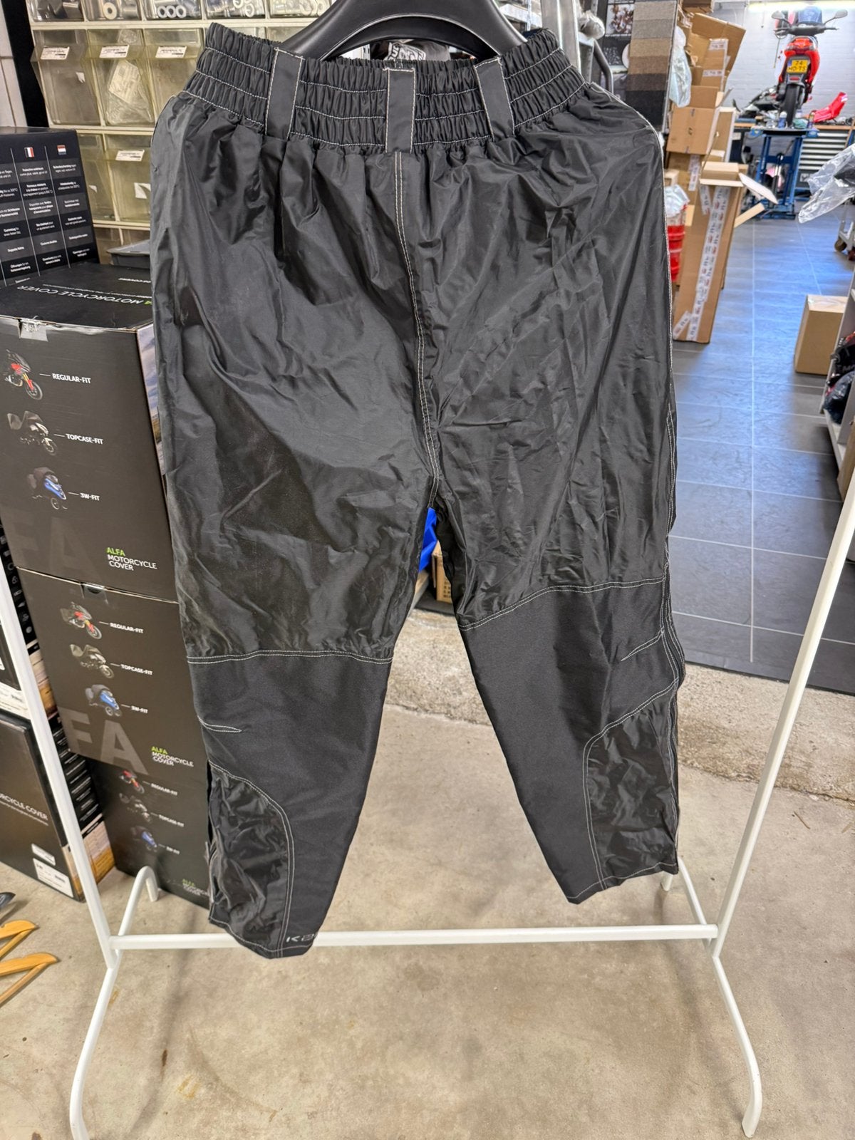 Regenbroek merk k2s maat M, Ophalen of Verzenden, Nieuw, Regenbroek, Dames