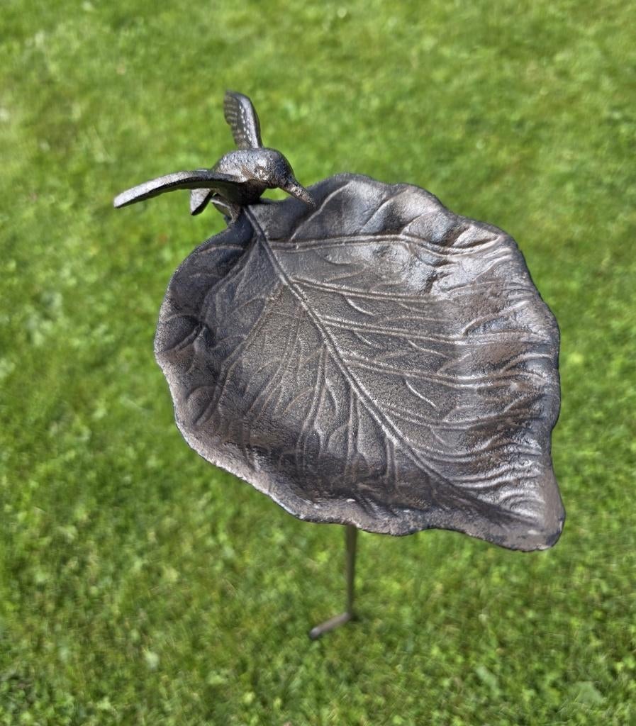 VOEDERSCHAAL / MET VOGELTJE/ TUINPRIKKER / BLADVORM, Huis en tuin decoratie Marie, Nieuw, Info@huisentuindecoratiemarie.nl, Peize