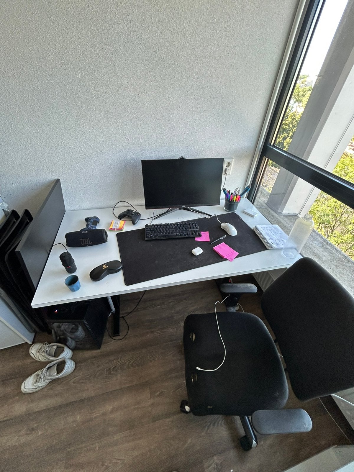 bureau en stoel gratis weg, Ophalen, Zo goed als nieuw