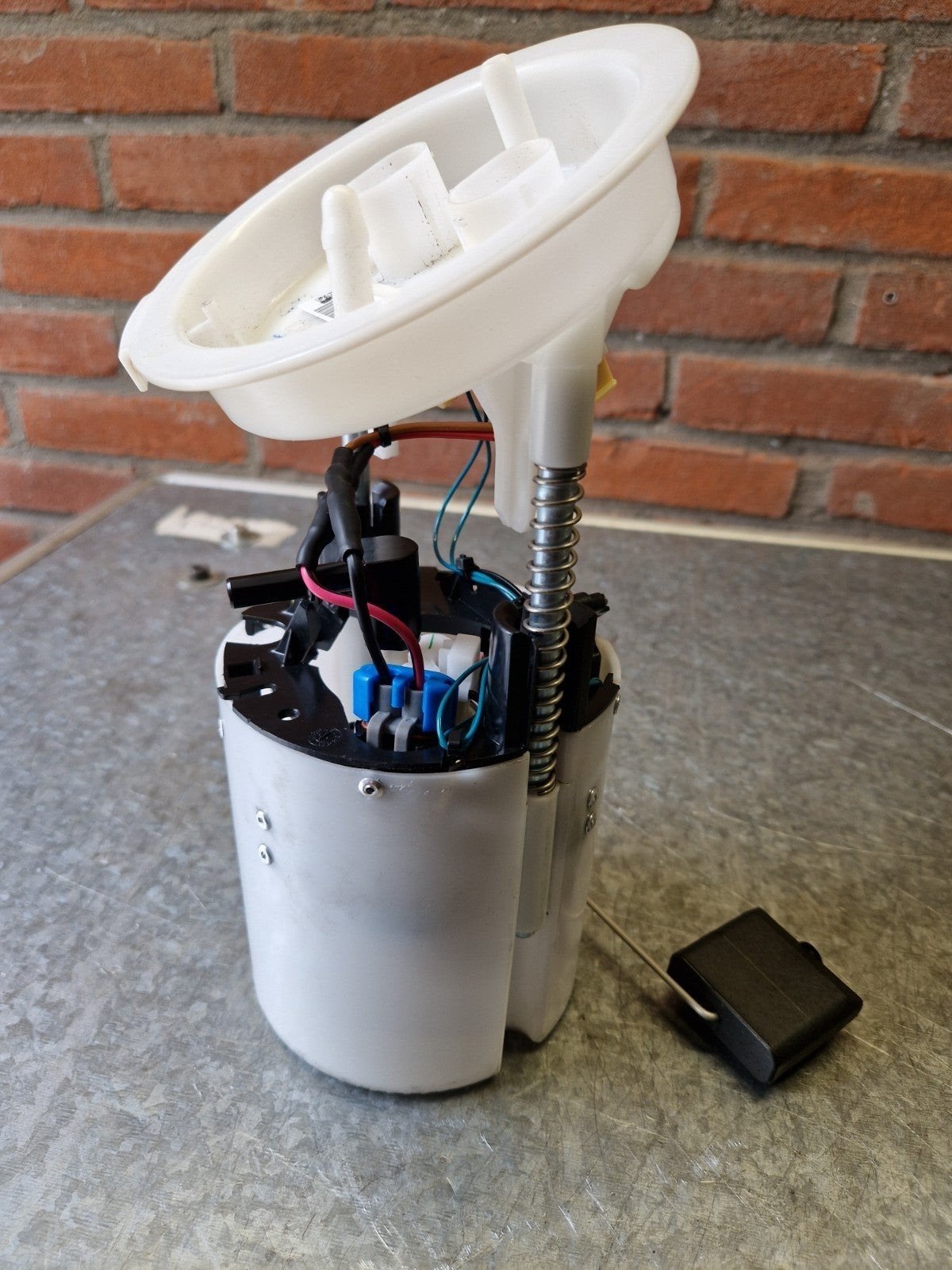 Walbro 450 in een open of dichte bucket voor de E serie N54., Ophalen of Verzenden