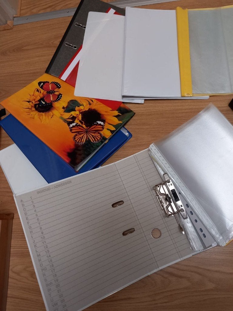 Ongeveer zes multomappen. Insteekhoesjes en drie mapjes, Ophalen of Verzenden, Zo goed als nieuw