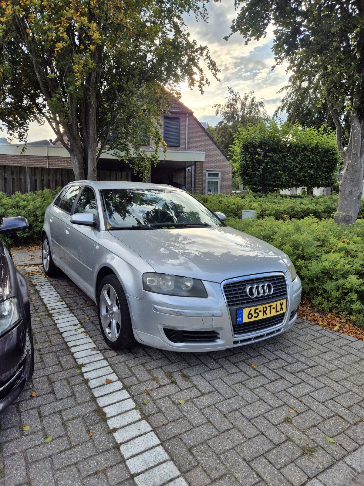 Audi A3 1.6 Sportback 85KW 2005 Grijs, Auto's, Audi, Voorwielaandrijving, 15 km/l, 4 cilinders, Origineel Nederlands