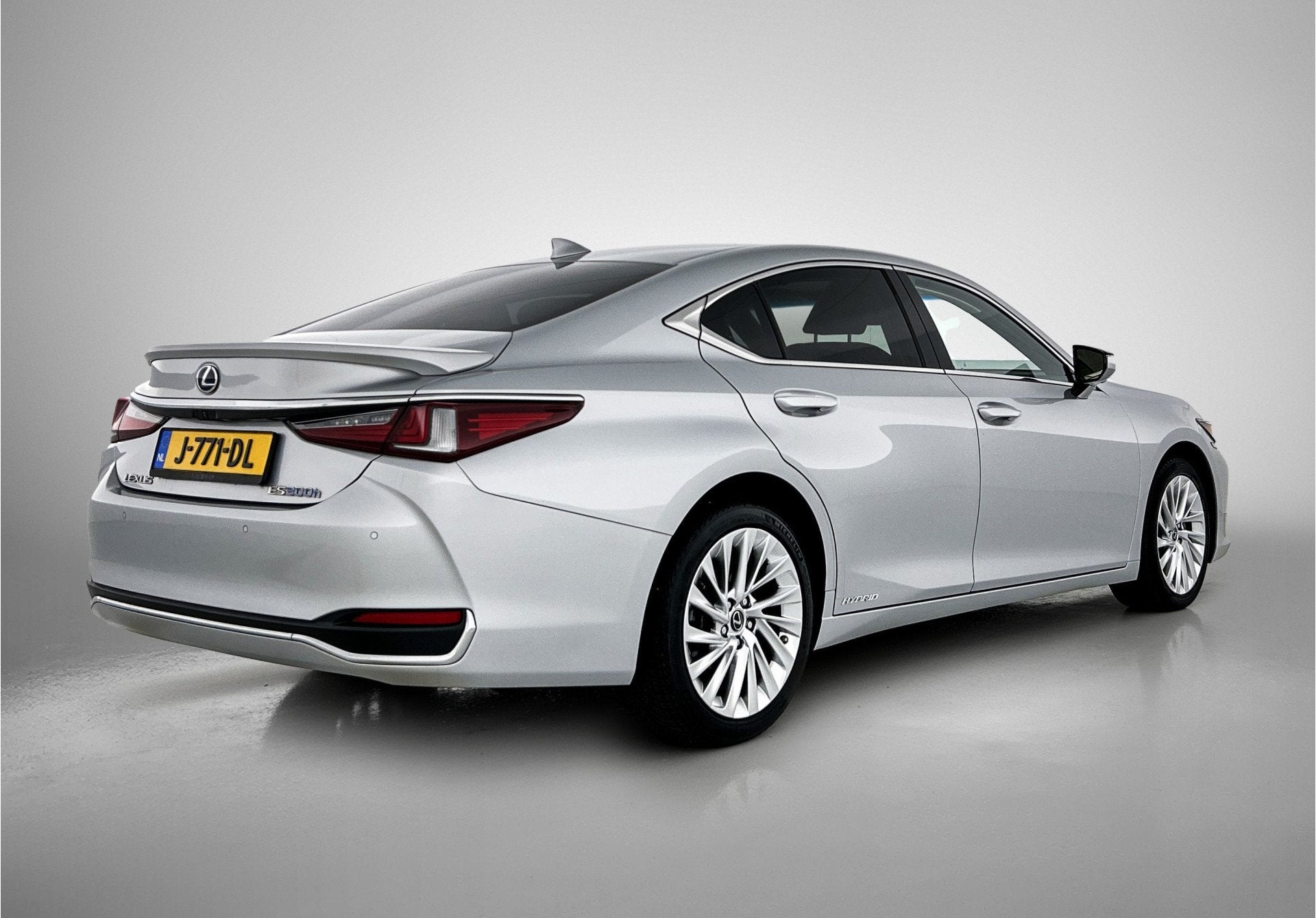 Lexus ES 300h President Line | Mark Levinson | 360 Camera |, 12 maanden, Gebruikt, 4 cilinders, 1655 kg