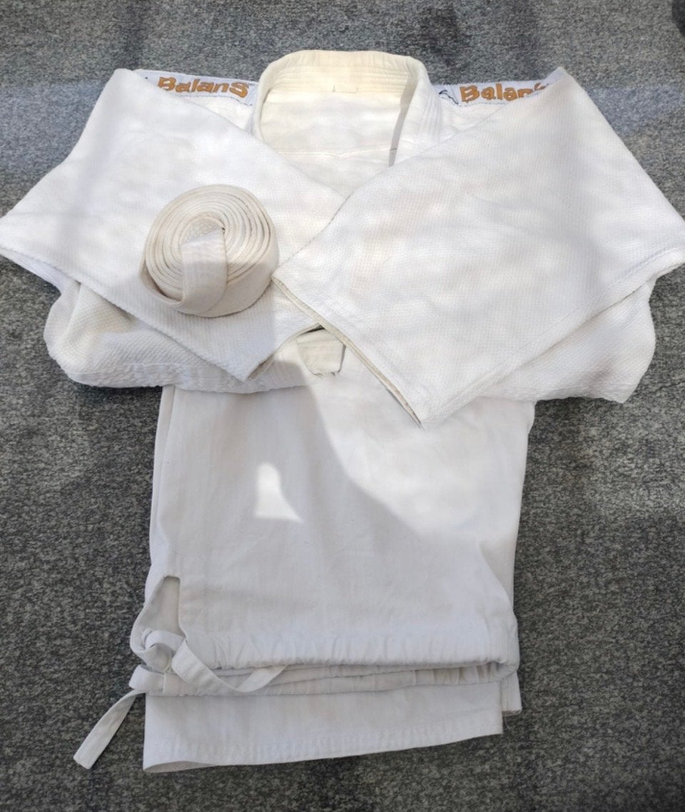 Balans Judo/Karate Pak met Witte Band - Maat M, Ophalen, Gebruikt, Judo, Vechtsportpak