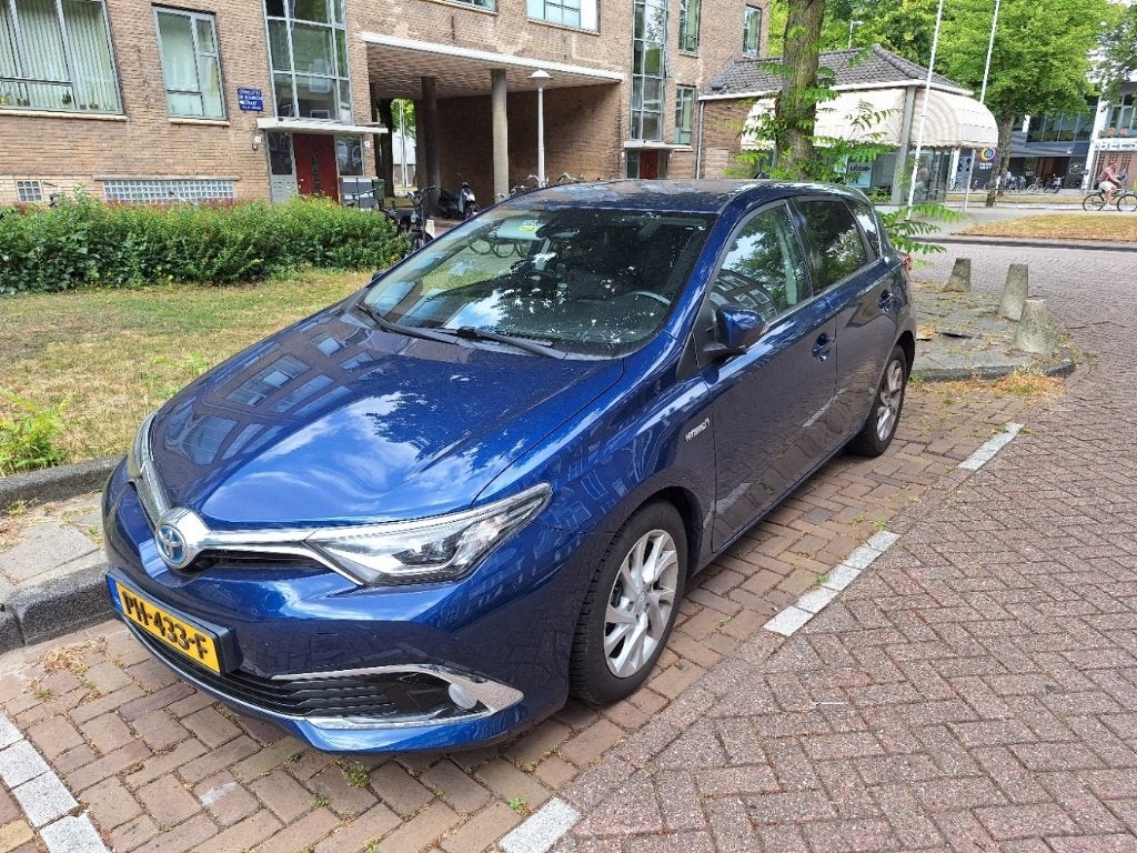 Toyota Auris Hybrid Executive 2017 Zuinig Trekhaak 82dkm, Auto's, Toyota, 28 km/l, 4 cilinders, Blauw, Origineel Nederlands
