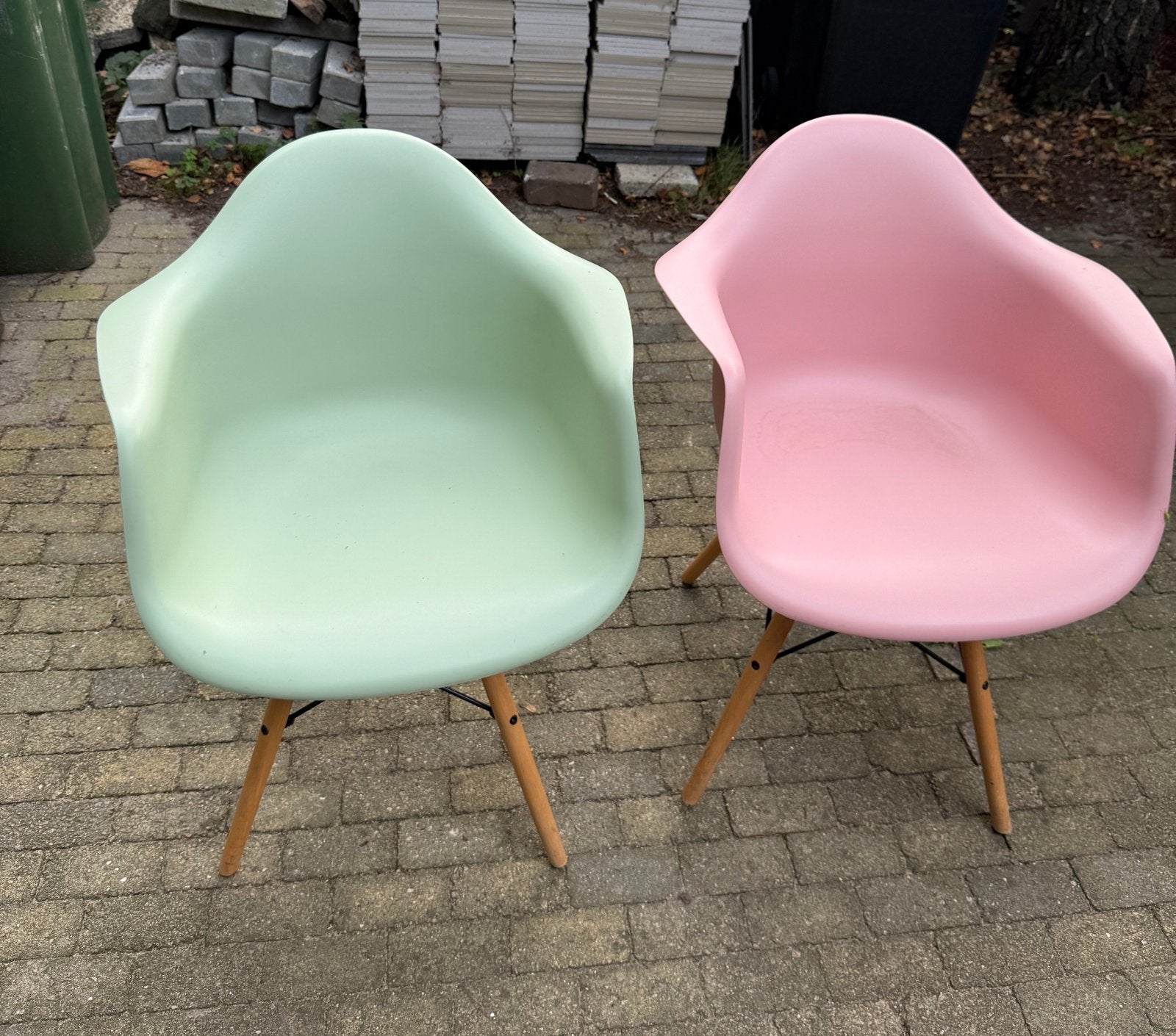 2 kuipstoelen armleunstoelen stoelen roze daw vitra eames, Ophalen, Kunststof, Twee, Overige kleuren