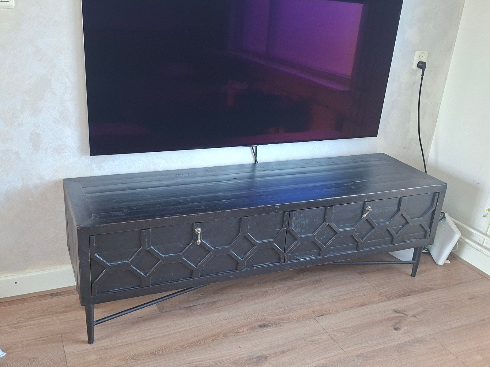 Zwart WOOOD Bequest TV meubel Mangohout 160CM opbergruimte, Modern, Industrieel, 150 tot 200 cm, Zo goed als nieuw, Minder dan 100 cm