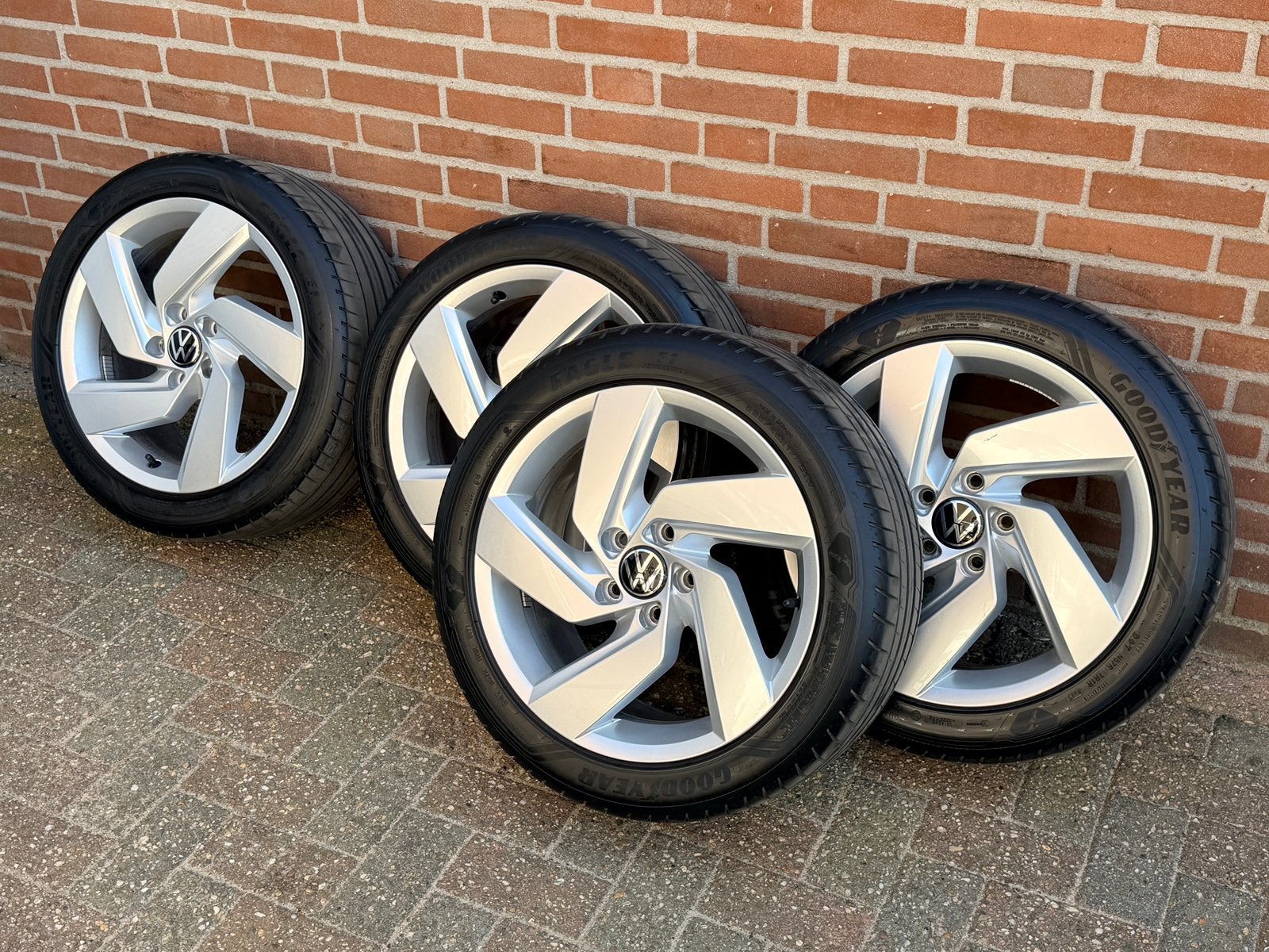 Volkswagen Golf velgen 17 inch Richmond Zomerbanden GTE MK8, Ophalen, Banden en Velgen, 17 inch, Zomerbanden