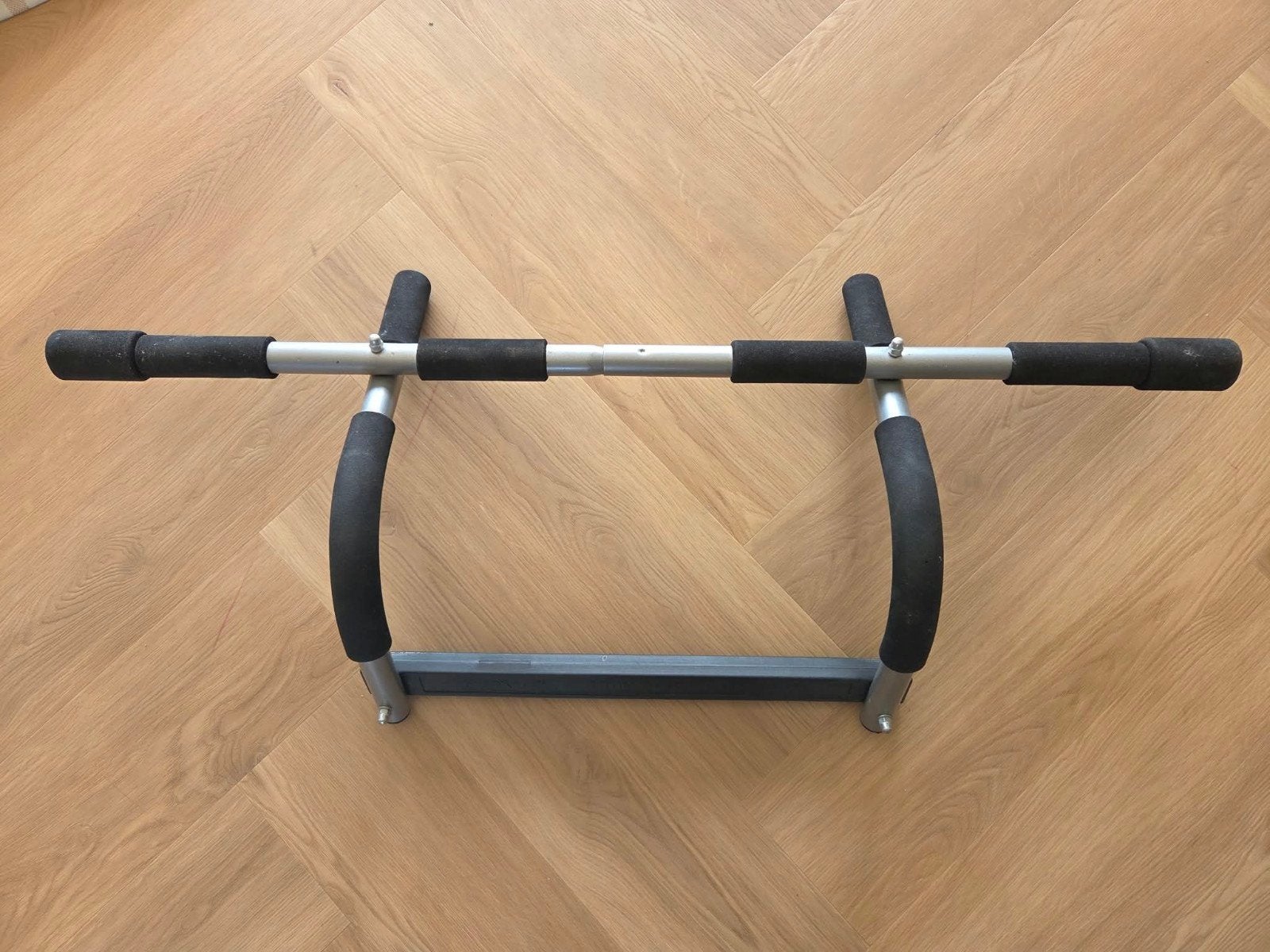 Pull-up bar voor deurkozijn, Sport en Fitness, Ophalen, Zo goed als nieuw, Oprekstang