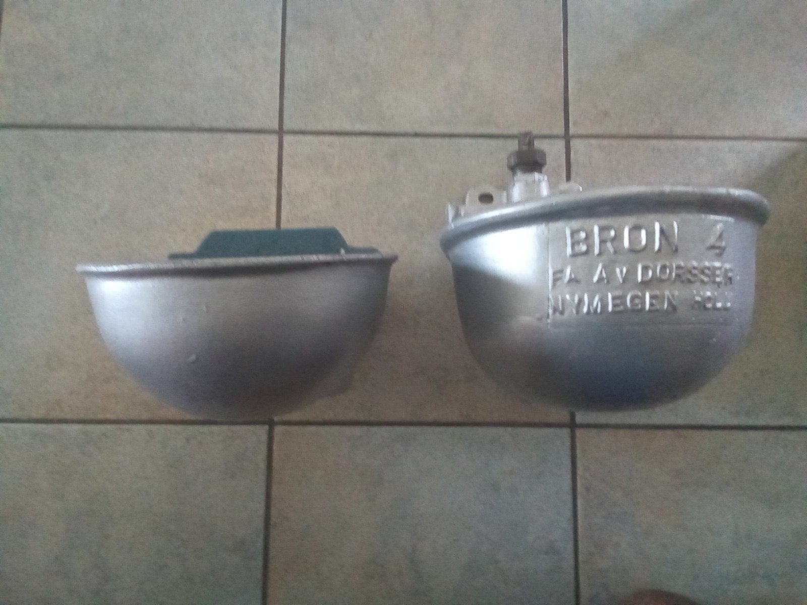 2 decoratieve drinkwaterbakken voor vee: Etna en Bron, Ophalen of Verzenden