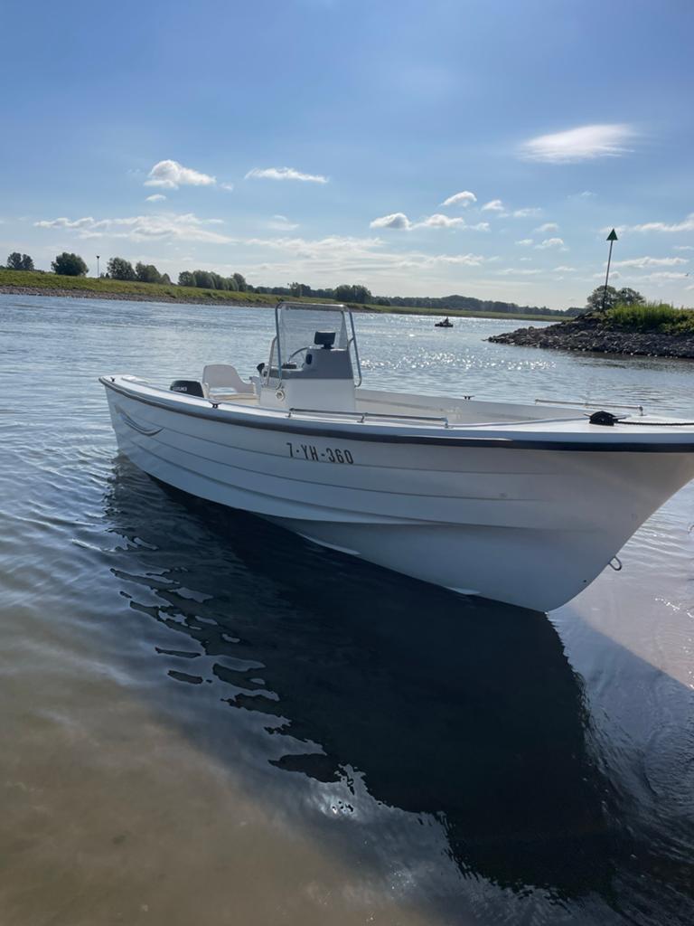 Ruime console boot met Suzuki 40 pk en trailer, Watersport en Boten, Vis- en Consoleboten, Ophalen, Overige merken, Gebruikt, 30 tot 50 pk