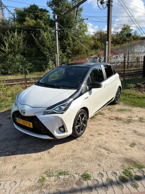 Toyota Yaris 1.5 Hybrid Bi-Tone | NAP | APK, 1497 cc, Start-stop-systeem, Leder en Stof, Origineel Nederlands