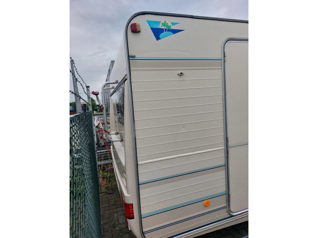 Caravelair Bamba de Luxe 416 1997 Voortent/Fietsenrek, Overige typen, Bedrijf, Treinzit, Koelkast