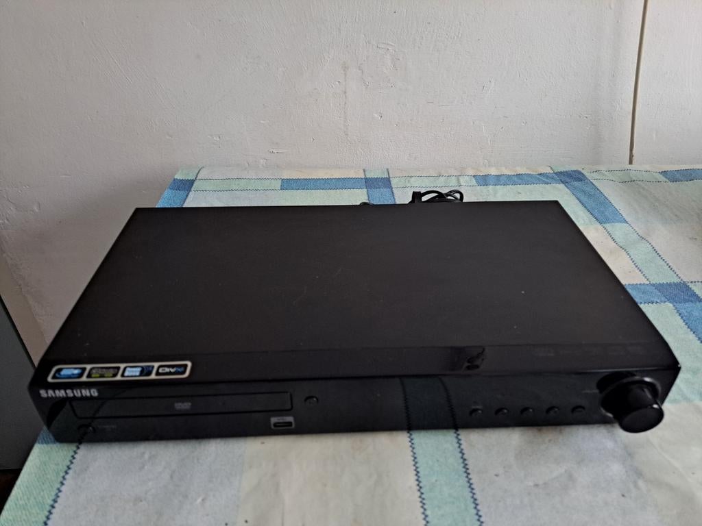 Samsung USB Power bass HT-Z 120 DVD speler, Ophalen of Verzenden, Zo goed als nieuw