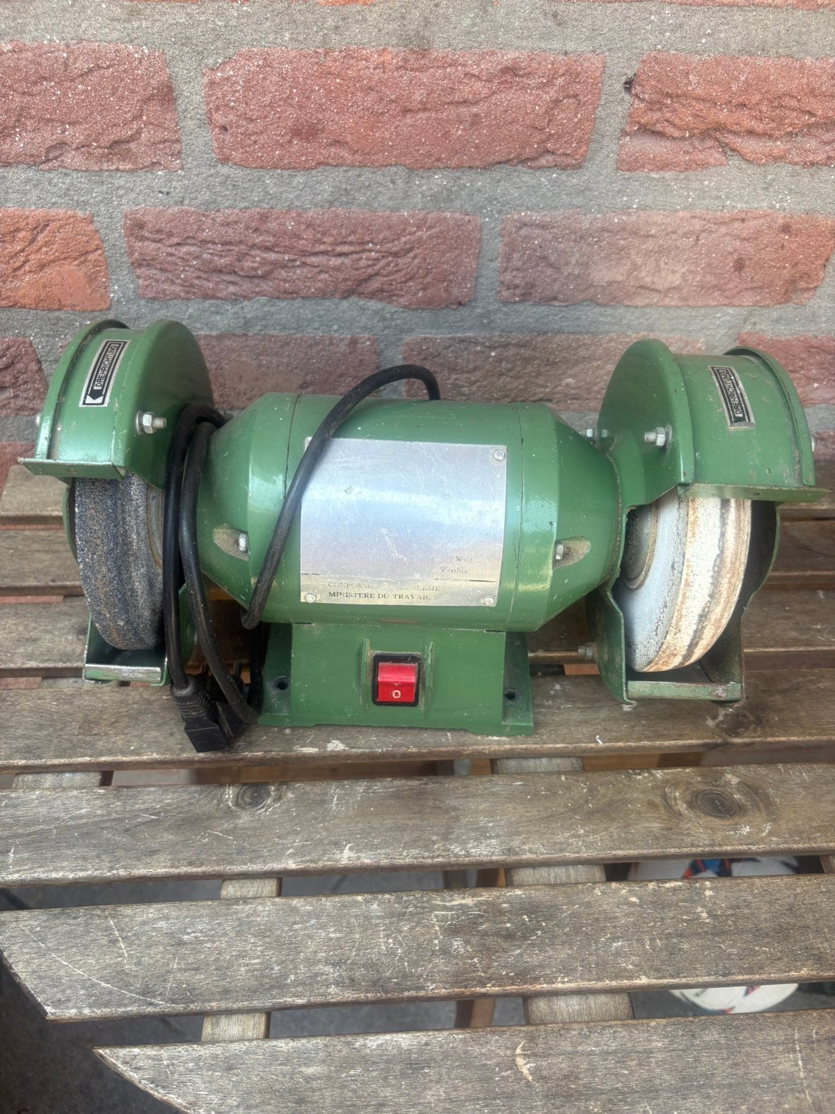 Werkbank slijpmachine, Doe-het-zelf en Verbouw, Gereedschap | Slijpmachines, Ophalen, Gebruikt, Minder dan 700 watt, Werkbankslijpmachine
